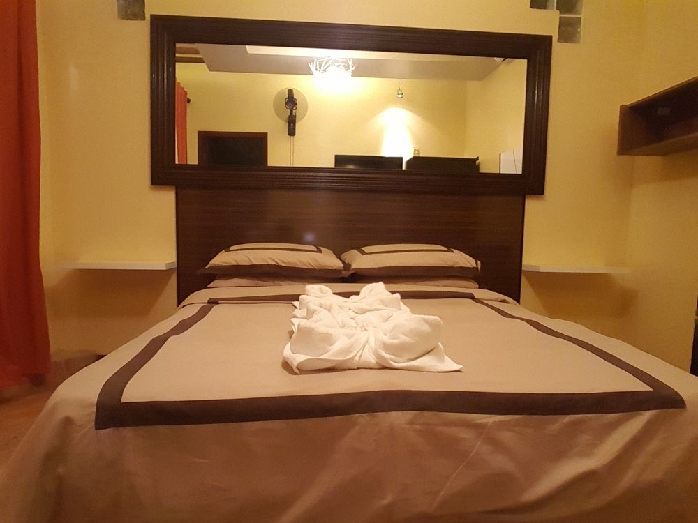 Mactan Breeze - Airport Bed And Breakfast Lapu-Lapu City Eksteriør billede